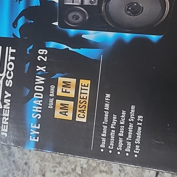 Jeremy Scott MAC Pallet, Discontinued & Sold Out, New in Box - Picture 11 of 15